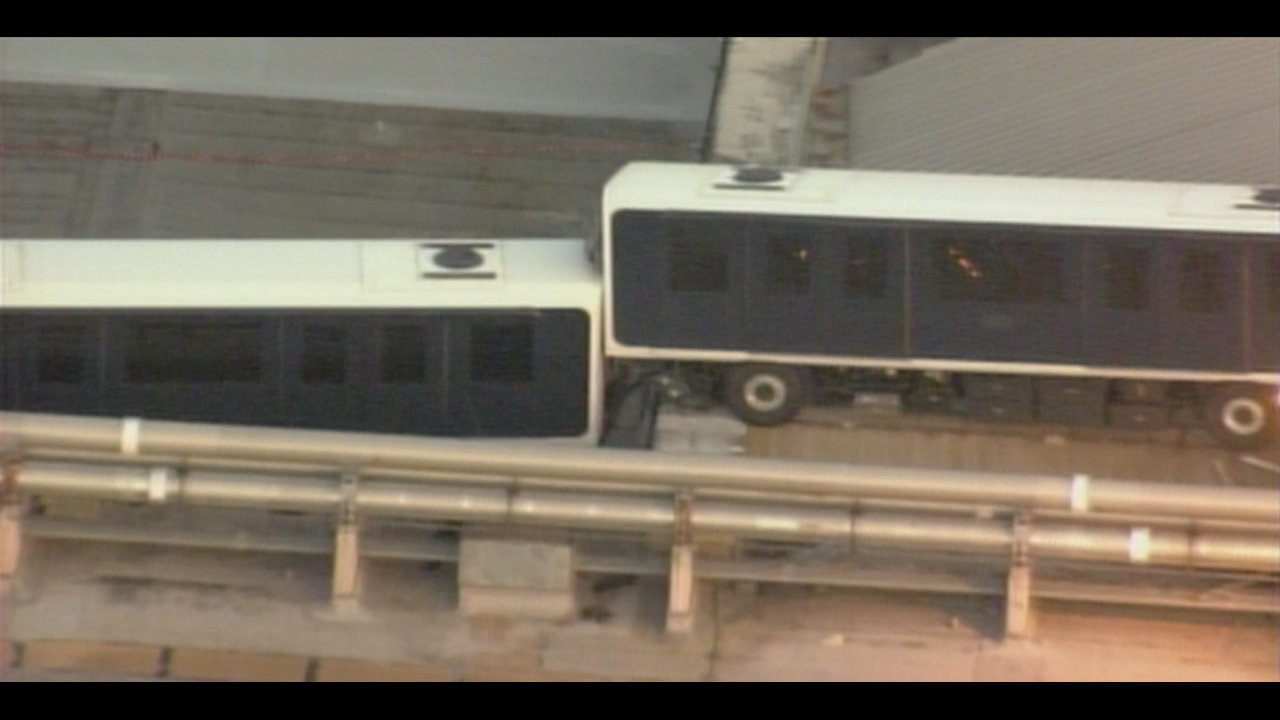 Skytrain Closed After Train Cars Derail At Miami Skytrain Closed After Train Cars Derail At Miami